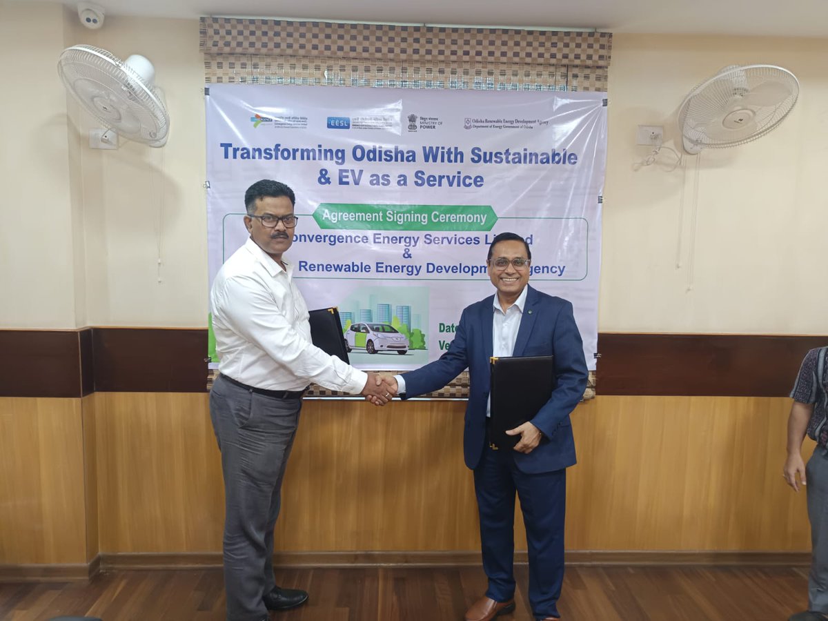Strengthening state leadership in #ElectricMobility! CESL and <a href="/OREDA_Odisha/">OREDA</a> join hands to deploy 300 EVs under our EV-as-a-Service, accelerating Odisha’s transition to green transport and supporting India’s vision of a cleaner, sustainable future. #EVAdoption #EVolution #NetZero