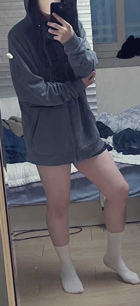 전주 게이중에서 시디만날 뚱땡이 노예 게이 없음?
한적한 야외에서 야노하면서 내가 벌리면 알아서 빨아줄 노예 구함
본인 170/60 
dm보낼때 키랑 몸무게 나이 꼭 보내야함