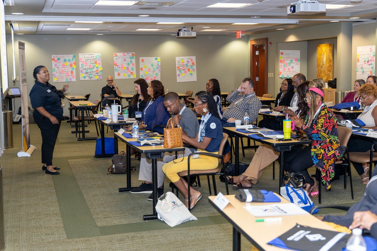 LeadershipMphs's tweet image. FastTrack Fall 2025 are strong contenders for the best class ever! #LeadershipMemphis #FastTrack