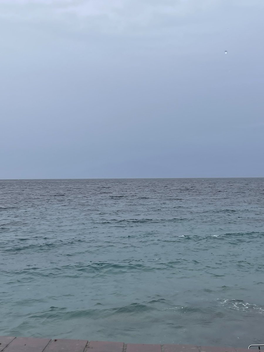 昨日､今日と雨☔ヴェスビオも全然見えないし､海もほぼグレー🩶です。