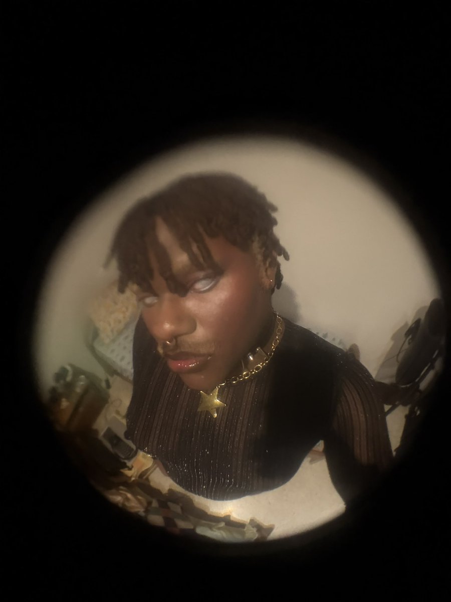 fimlex2's tweet image. Who de børn these people😭😭😭😭