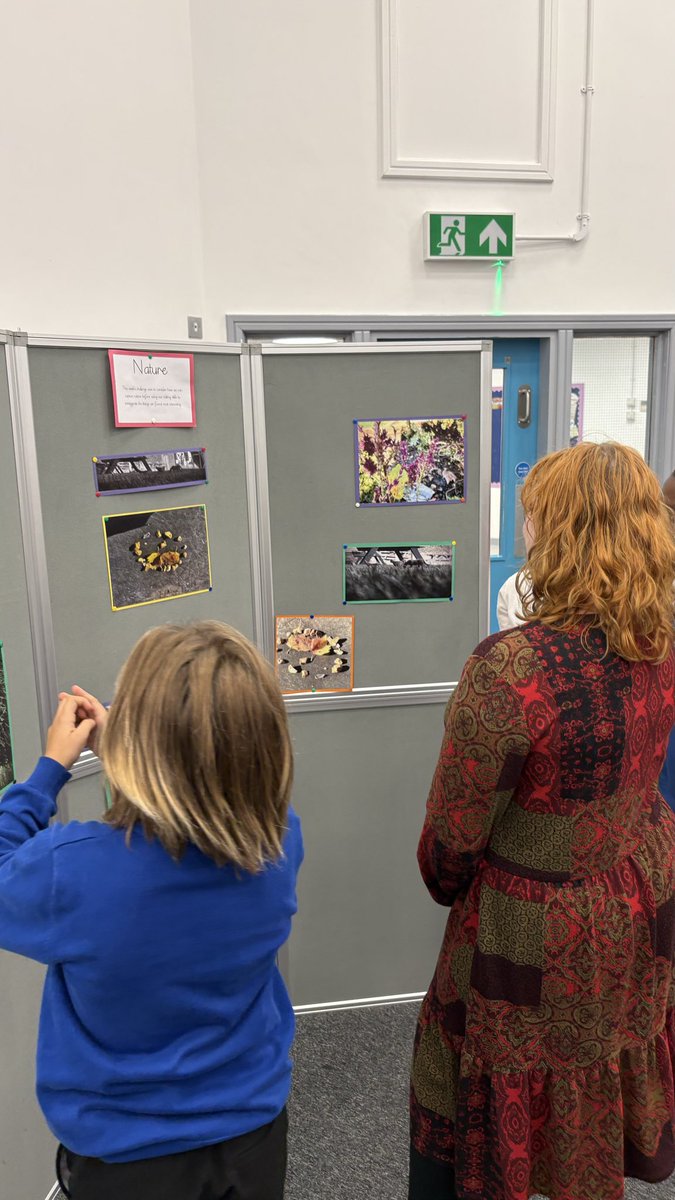 Fosse_TMET's tweet image. After setting up, photography club are welcoming staff for a pre-opening #fmphotography #exciting #fmcommunity