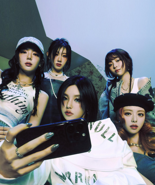 kchartsmaster's tweet image. ITZY announces new album 'TUNNEL VISION.' Out November 10th.