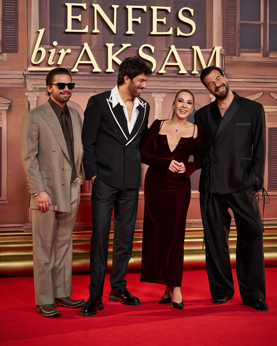 TIMS&B Productions (@timsandb) on Twitter photo O gecenin ışıltısı hala üzerimizde.
Geçen hafta bugün: Enfes Bir Akşam. ❤️
<a href="/netflixturkiye/">Netflix Türkiye</a> O gecenin ışıltısı hala üzerimizde.
Geçen hafta bugün: Enfes Bir Akşam. ❤️
<a href="/netflixturkiye/">Netflix Türkiye</a>