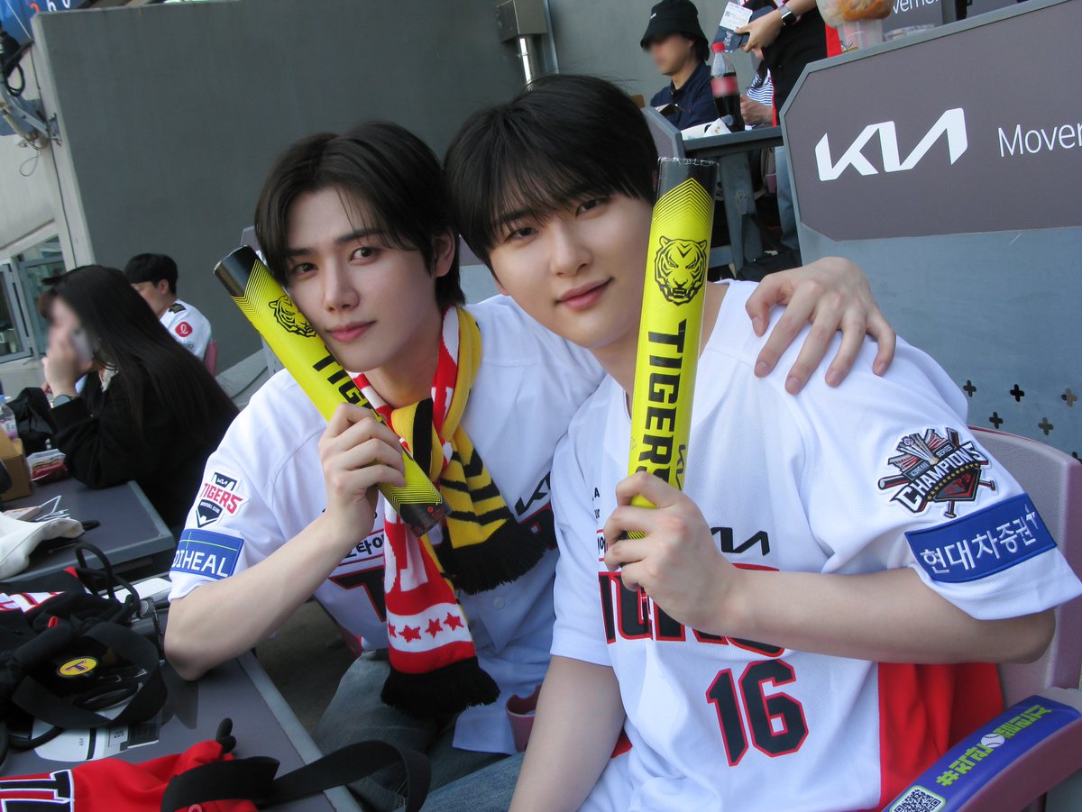 CRAVITY_twt's tweet photo. https://t.co/z8Z0MVTXsw