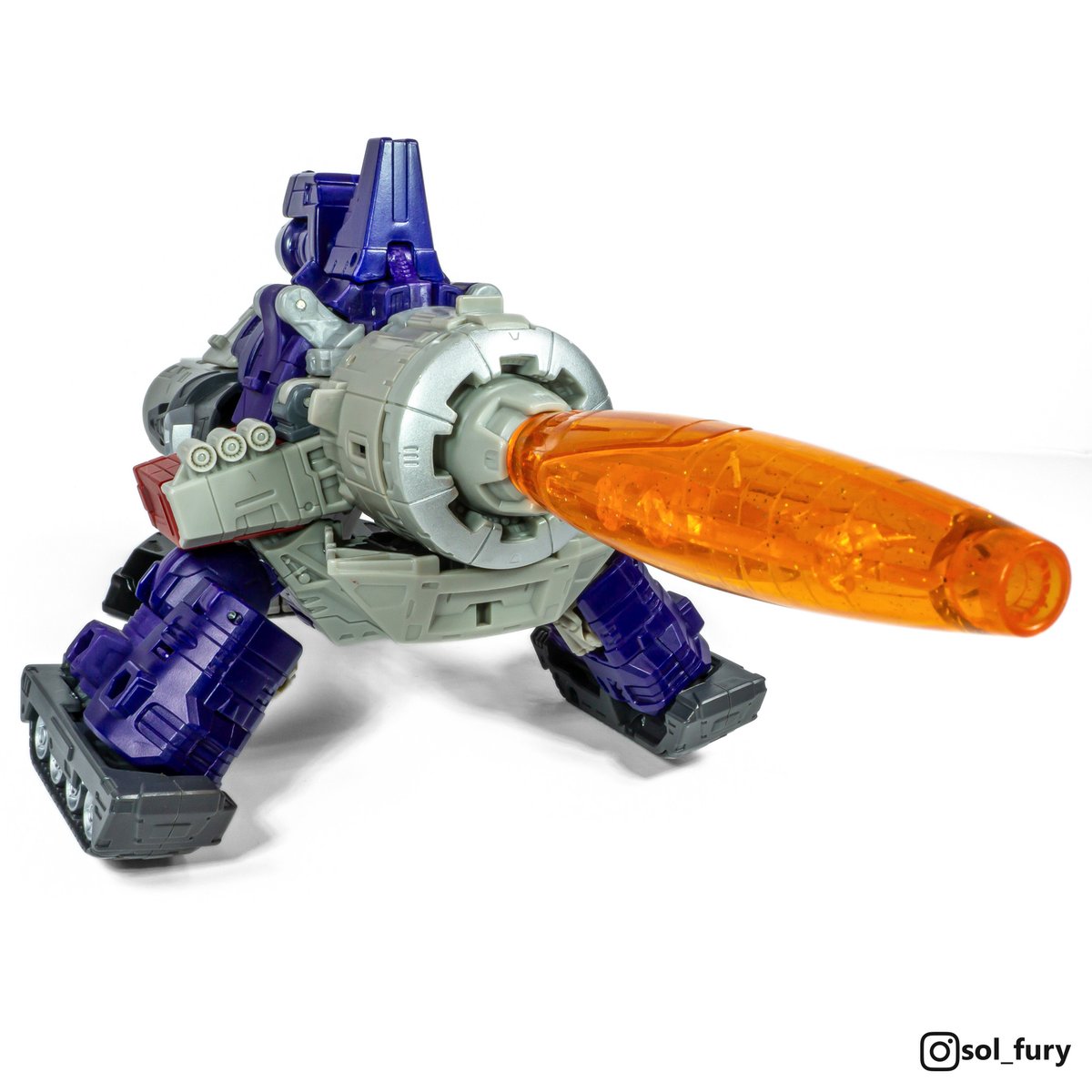 SolFury's tweet photo. Galvatron - Transformers Generations Selects (Leader class, 2021)
For me, this is the real Galvatron, thanks to stories like Target: 2006 and Time Wars.
#transformers
#diaclone
#transformersgenerationsselects https://t.co/FLulAzxlWp