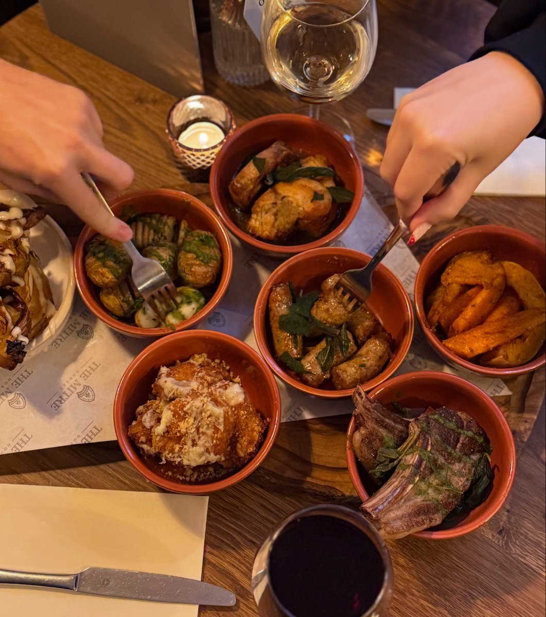 MitreShaftesbu2's tweet image. All about the picky bits ✨
Perfect for sharing, snacking, and settling in with a drink (or two).
#PubGrub #SharingBoard #PickyBits #FoodieFavourites #ShaftesburyPubs #PubVibes #youngspubs #YoungsPubLife #shaftesburydorset