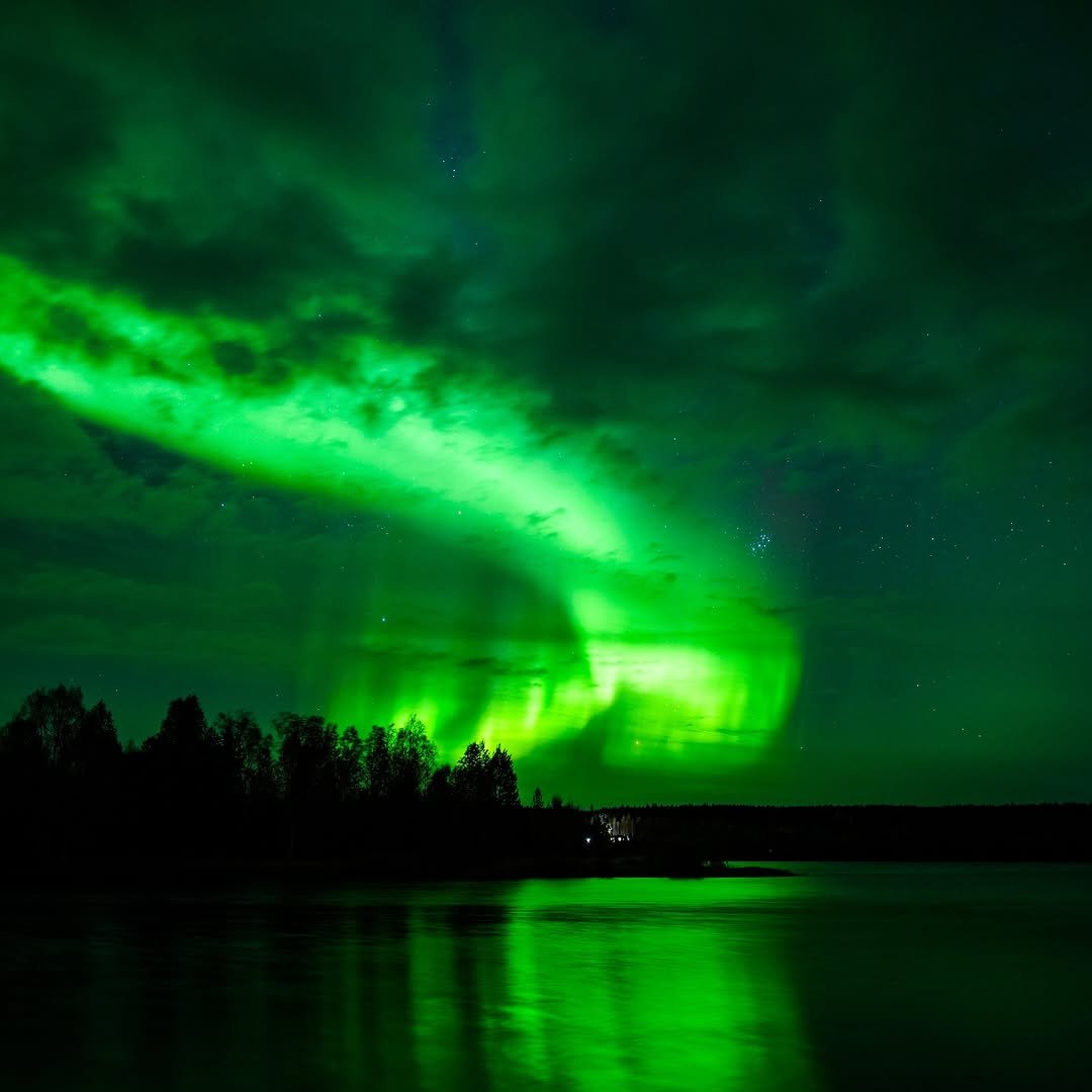 Blue, green, purple, and red - our Thursday afternoon selection is a set of colourful Northern Lights shots taken around Finland.

Photos shared on IG by aurorahunting, jonas.lindell, worldwise234, and silverbirchlapland:

instagram.com/p/DP3r1TYjK09/