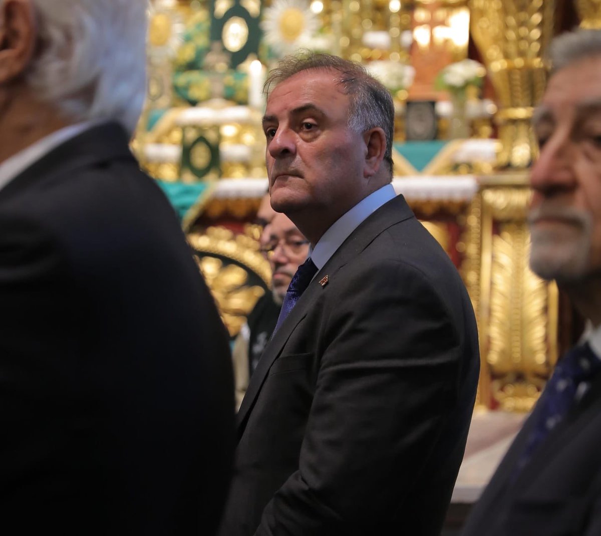 Türkiye Ermenileri Patriği Sayın Sahak Maşalyan’ın babası Hagopcan Maşalı için Meryem Ana Kilisesi’nde düzenlenen cenaze törenine katıldım. 

Merhuma Allah’tan rahmet, Patrik Maşalyan’a ve ailesine sabırlar diliyorum.