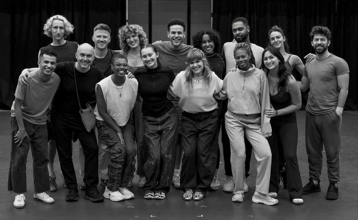 Lola Tung, Jordan Fisher and the company of the folk mystery musical ‘The Turning’ by Sam Pickart during their workshop presentation in New York last weekend! 🎭🌲
