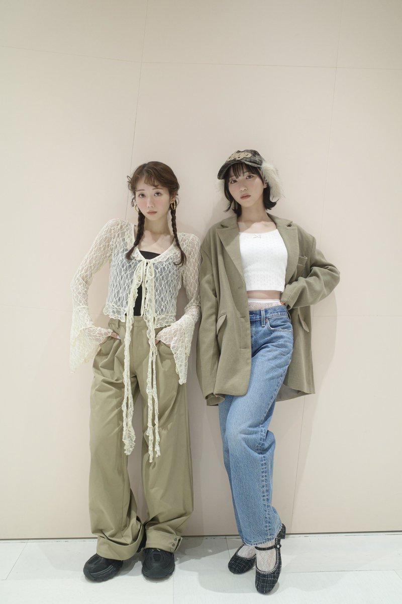 otani_emiri's tweet image. 🎉ar 11月号🎉
衣織と掲載していただいています📸🌈
沢山お洋服を着られて!楽しかった〜〜🫶🏻
スタイリングがどれも可愛くて…😳💞
1ページ1ページにarのこだわりがぎゅぎゅっと詰まっていて読んでいて幸せでした👼🏻✨✨
バチイケないおみりチャンを是非チェックしてね💜🤍