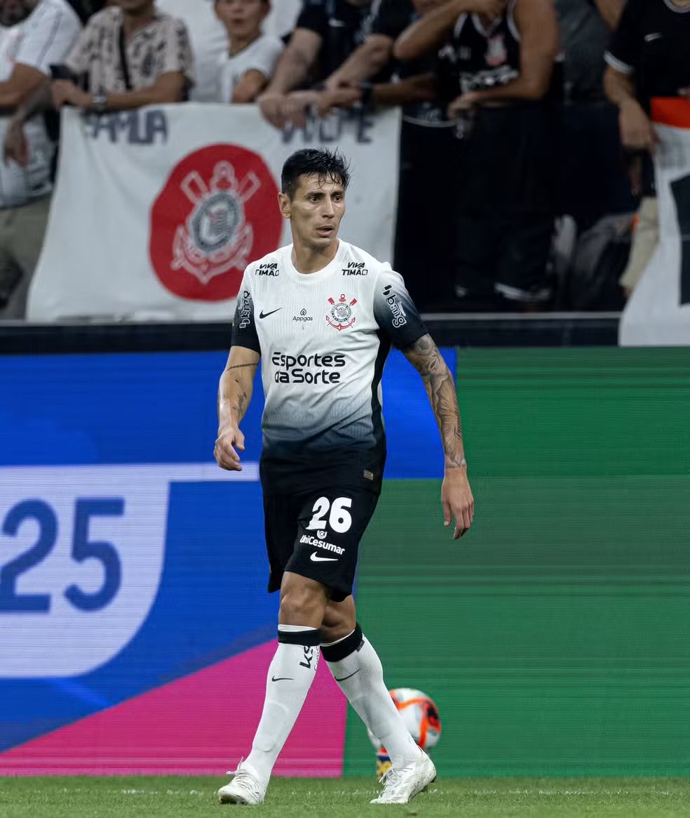A diferença entre o Bidu e os outros laterais do Corinthians é constrangedora.

Dorival precisa entender: se o Bidu não está disponível, não adianta insistir no Hugo como ala.

E quem cogita renovar com o Angileri precisa, no mínimo, de uma boa avaliação psiquiátrica.