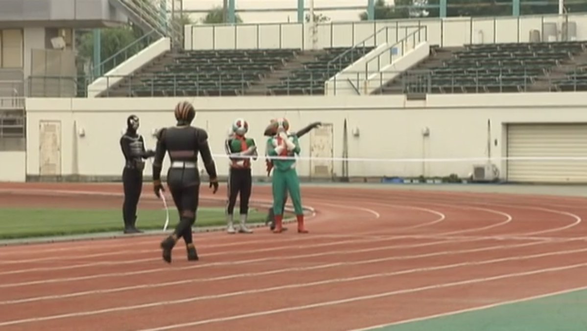 ディケイドネットムービーの運動会では他のライダー達が走る中、本家ＥＤの歩く姿のBLACKを見事に再現してくれる次郎さん流石すぎる笑