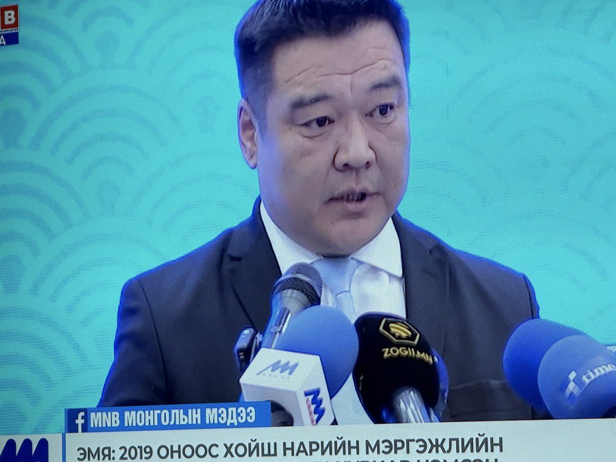 Dandag_5004's tweet image. Энэ мэнэ төрийн толгойд гарцан эмч нарыг загнаад зогсож байхаар энэ салбар ямар байх нь ойлгомжтойшдэ