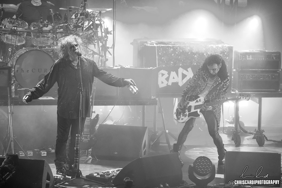 chriscardipix's tweet photo. Does anybody remember Troxy? Cuz I do...
The Cure - November 1 2024 - Troxy - London, UK
📷 Sony Alpha 7 III
#TheCure #ShowsofaLostWorld #Troxy #AlbumReleaseShow #RobertSmith #SimonGallup @thecure @RobertSmith https://t.co/wvWhX4SRxN