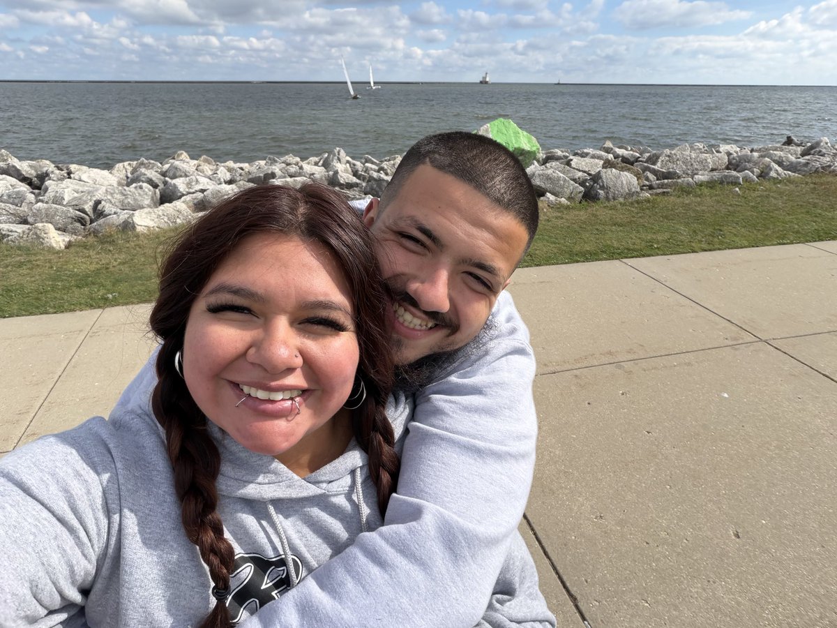 mariidaroach's tweet photo. Milwaukee takeover with my person ❤️ https://t.co/YGsOSkcrig