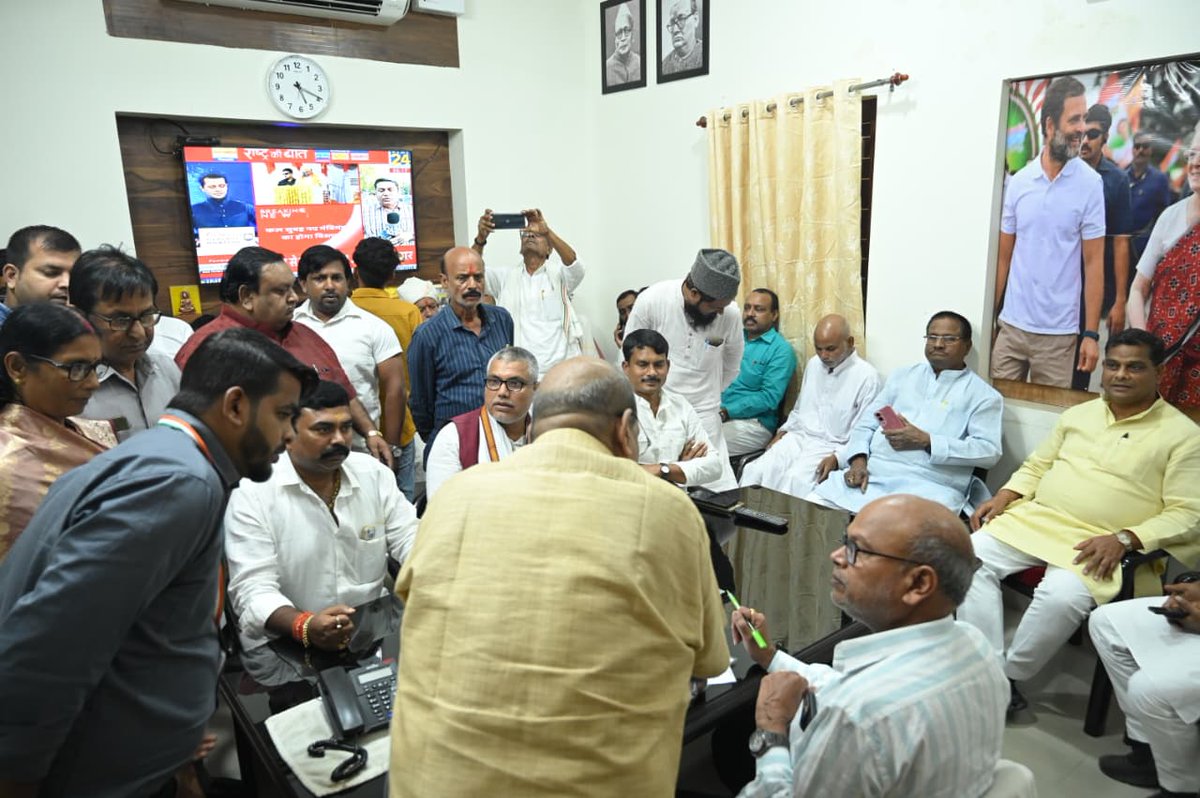 Ashutosh kumar tripathi (@ashutripathy) on Twitter photo बिहार प्रदेश कांग्रेस मुख्यालय सदाकत आश्रम पटना में प्रदेश कांग्रेस अध्यक्ष श्री <a href="/rajeshkrinc/">Rajesh Ram</a> जी ने कार्यकर्ताओं एवम् नेताओं से आत्मीय मुलाकात की।
<a href="/INCBihar/">Bihar Congress</a> बिहार प्रदेश कांग्रेस मुख्यालय सदाकत आश्रम पटना में प्रदेश कांग्रेस अध्यक्ष श्री <a href="/rajeshkrinc/">Rajesh Ram</a> जी ने कार्यकर्ताओं एवम् नेताओं से आत्मीय मुलाकात की।
<a href="/INCBihar/">Bihar Congress</a>