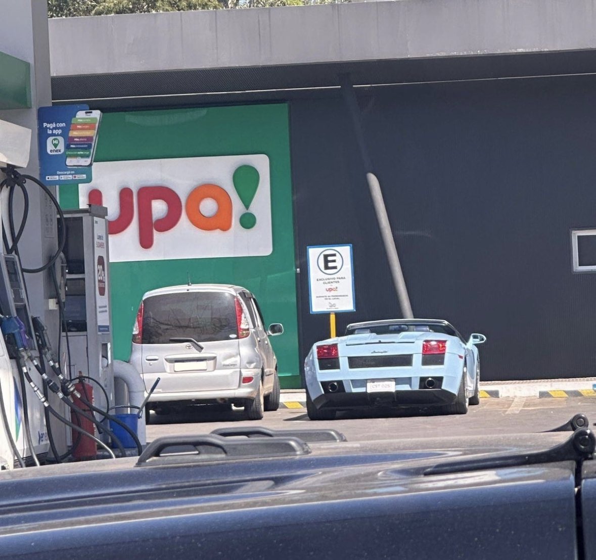 Out of Context Autos Py (@autosooc) on Twitter photo 