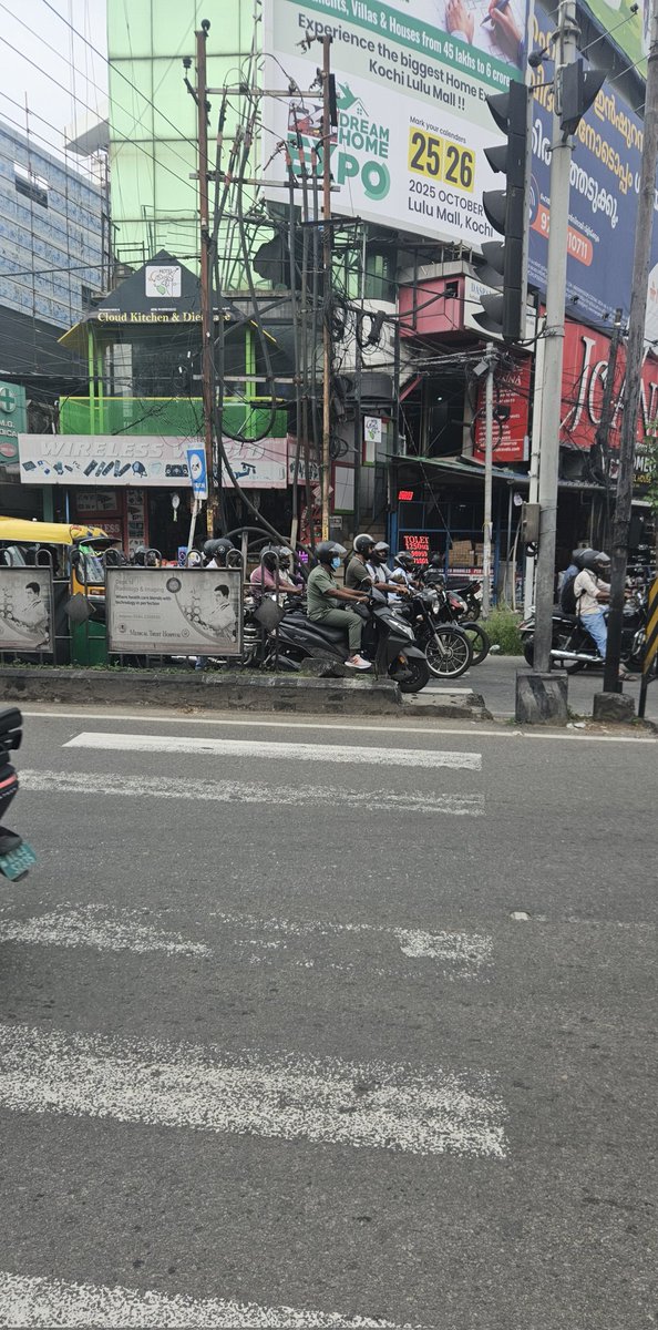Dear <a href="/KeralaMvd/">MVD Kerala</a> stopping vehicles on a zebra line is also an offence right? The one which you can fine and make them pay? When are you going to implement this? Not talking abt the "crossing the zebra line challenge" here. Where and how are normal folks gonna cross the road?