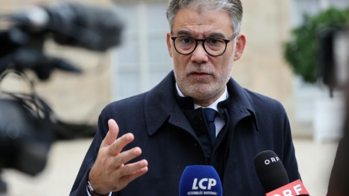 ccastanette's tweet image. Après avoir refusé la #Censure, @faureolivier annonce que les Socialistes pourront se présenter aux prochaines législatives sous la bannière "Majorité Présidentielle".