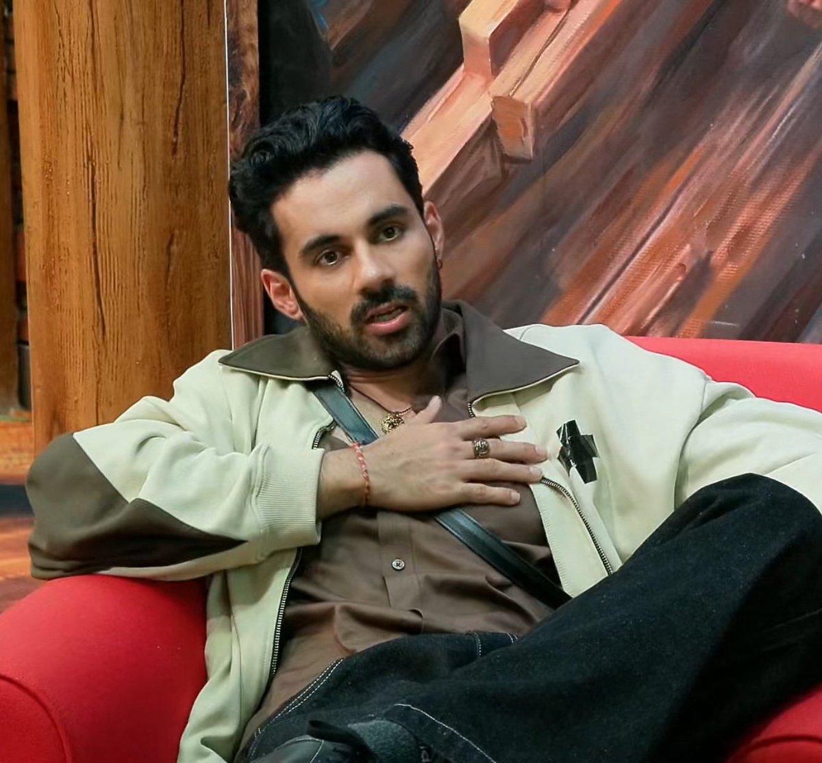 #SalmanKhan appreciated Abhishek for his simplicity game plan.He said Abhishek looked the best this entire week

Salman also bashed #AmaalMallik for touching Abhishek’s mouth during the task saying If it was someone else things could’ve gone much worse

#AbhishekBajaj #BiggBoss19