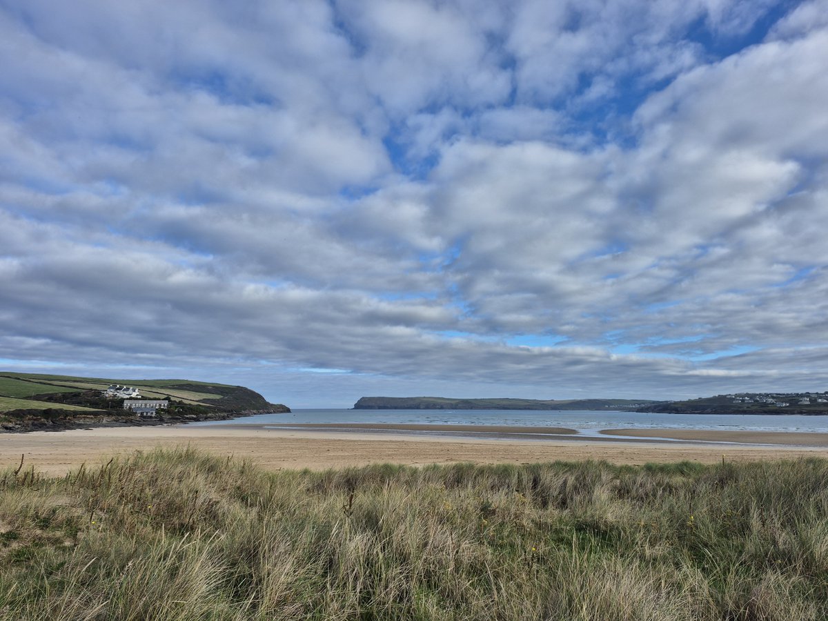 Tregirls Beach. #TheCamelEstuary #Padstow 
<a href="/Intocornwall/">Into Cornwall</a> @Westcountry <a href="/Cornwall_Coast/">Cornwall Coast</a>
<a href="/Devon_Cornwall/">Devon & Cornwall</a> <a href="/iloveukcoast/">IloveUKcoast</a> <a href="/WendyMounce/">In Devon & the South West🌺</a>