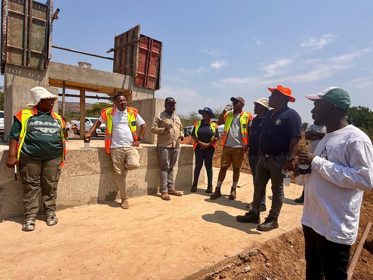 CapricornFMNews's tweet image. Several #delayedprojects in the Greater Tzaneen Local Municipality are now on track for completion by the end of November this year.

This is according to the Chairperson of the Municipal Public Accounts  Committee Ngoako Maunatlala who expressed satisfaction with service…