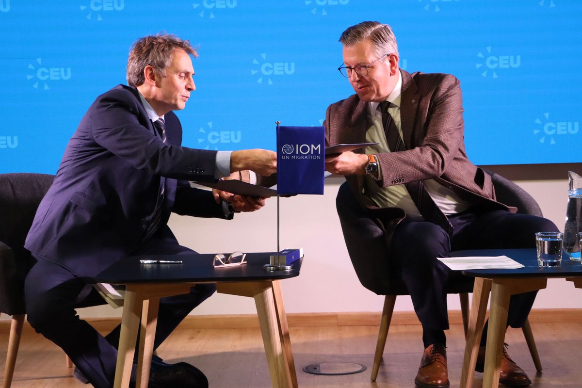 Arthur Erken tweet media