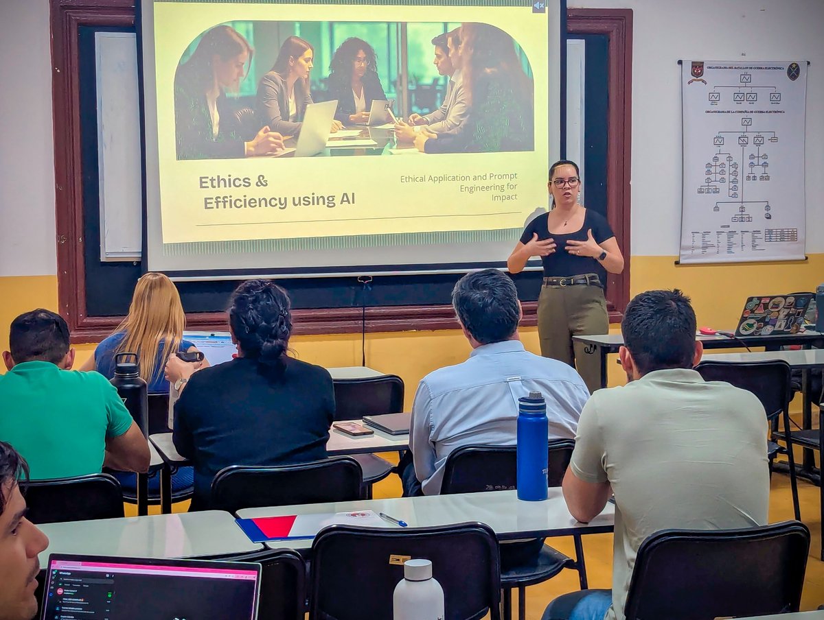 UPTP_py's tweet image. La UPTP realizó una jornada exitosa de capacitación docente sobre Inteligencia Artificial aplicada a la educación, promoviendo su incorporación para experiencias de aprendizaje innovadoras y personalizadas. 

➡️short.do/aDUTT6

#UPTP #InnovaciónEducativa