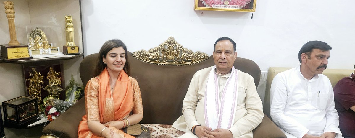 NehaShalini2's tweet image. Today meeting with bjp haryana president shri @MohanLal_Badoli ji for dipawali wishes &amp;amp;discussion on beti bachao campaign.#betibachaobetipadhao #spokesperson @BJP4Haryana