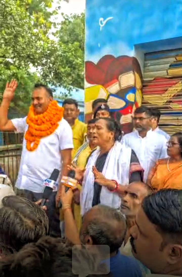 awadheshcpim's tweet photo. 114, मांझी विधानसभा निर्वाचन क्षेत्र से महागठबंधन समर्थित सीपीआई(एम) उम्मीदवार के तौर पर कॉमरेड डॉ. सत्येंद्र यादव ने आज नामांकन किया।
शिक्षा, रोजगार, चौमुखी विकास के लिए कॉमरेड सत्येंद्र यादव के पक्ष में मतदान कर जीत सुनिश्चित करें।
#MahaGathbandhan #CPIM #ManjhiAssembly #SatyendraYadav #BiharAssemblyElection2025