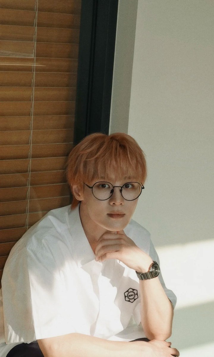 doiekunkun's tweet photo. 251016 #KUN Xiaohongshu update #WayV 

Orange soft drink flavoured senior, how is it? 🧡

#BrighterThanSunlight #WaitForYouToGetOffClass #BackToSchoolTimesInOneSecond #WayZenNiComplementaryFood #Senior #Junior #CantTellTheDifference https://t.co/2UxkvyQ8yt