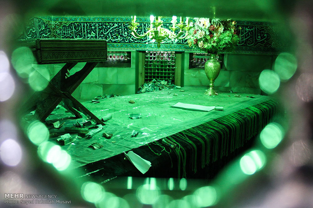 اپنا نام لکھیں آج رات روضہ معصومہ قم ع پر دعا کی جائیگی اور سلام پہنچائے جائینگے سب کے جس جس کا نام ھوگا