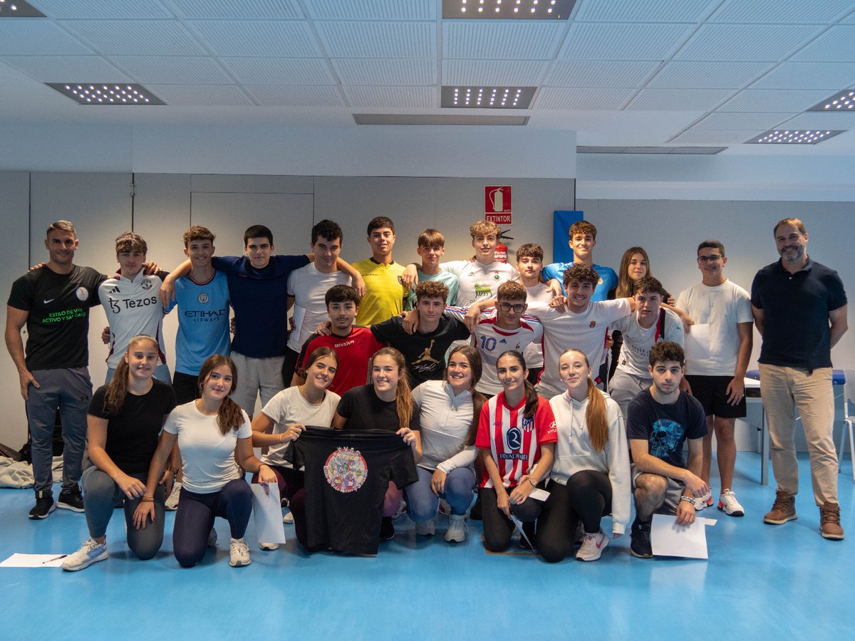 🗣️ UNEATLANTICO imparte un taller teórico-práctico sobre fuerza y rendimiento físico a estudiantes del IES Muriedas 🏋️
Enlace a la noticia 🔗 une.at/2bp