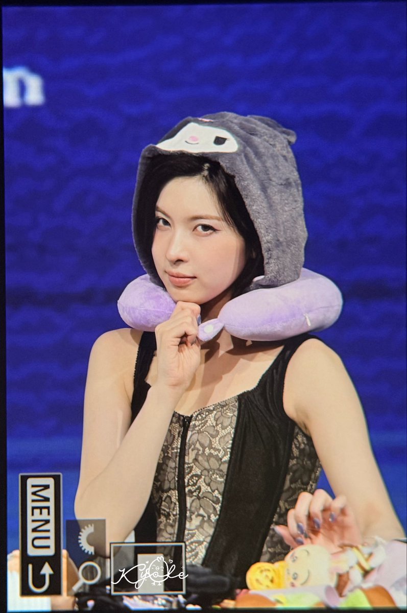 251016 MS HAPPY LILY DAY🎉🎉

배야, 오늘 정말 고마워요. 사전녹화 무대에서 저를 찾아주고, 우리 약속했던 손짓도 해줬잖아 진짜 진짜 행복했어요. 오늘만 세 번이나 봤네요 🥹💕 잘 자요 🌙 나 먼저 좀 쉬러 갈게요 💫

#엔믹스 #NMIXX
#배이  #BAE