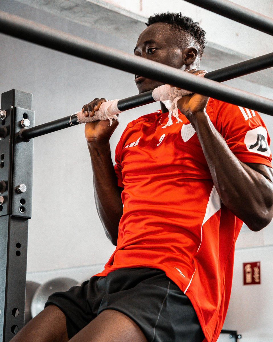 🇳🇬 Akor has returned after his successful debut with Nigeria!

Focus now on #SevillaMallorca 🙌