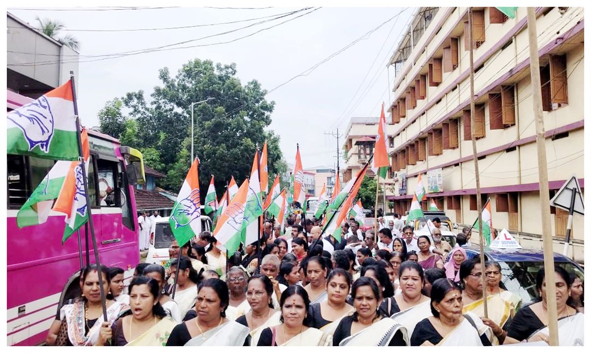AdvJebiMather's tweet photo. Mahila Congress sisters at the Thrissur reception centre of the Vishwasa Samrakshana Yatra (Faith Protection Yatra) led by Congress Working Committee Member Shri. @kodikunnilMP .

#VishwasaSamrakshanaYatra #FaithProtectionYatra #MahilaCongress #KodikunnilSureshMP #KPCC #UDF https://t.co/fOZR2r3KZu
