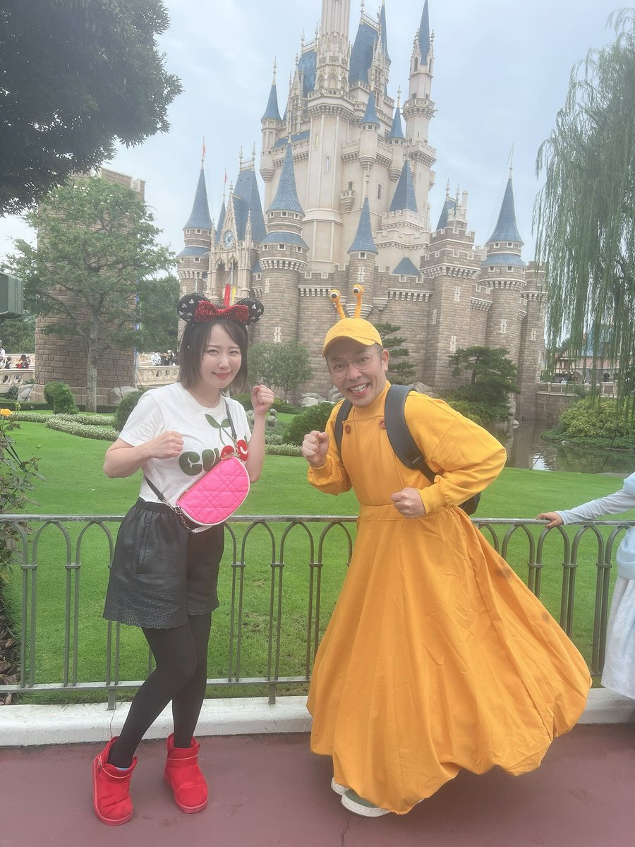 suzukiseina's tweet photo. #FMヨコハマ #SoundArtWave で沢山ゲストに来てくれたディズニー芸人うえちゃん@uechan_uedano に娘のランドデビューの相談乗って頂いてめちゃくちゃ有意義な1日でした😭💕ありがとうございますっ‼️ https://t.co/KMgkRXb8I0