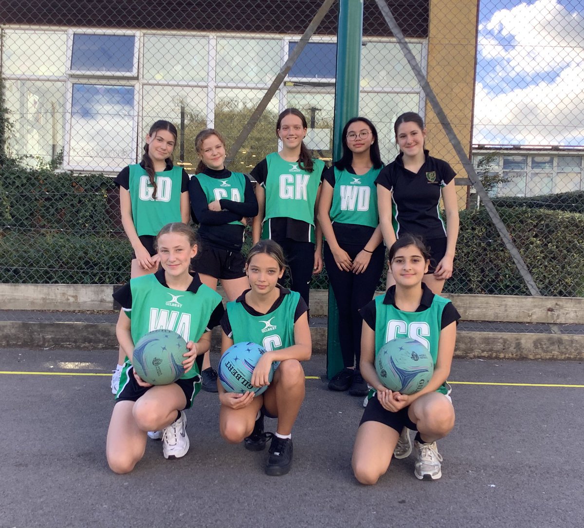 Well done to the Y7 and Y8 Netballers who took part in fixtures against Oasis John Williams last week!!! 🏐