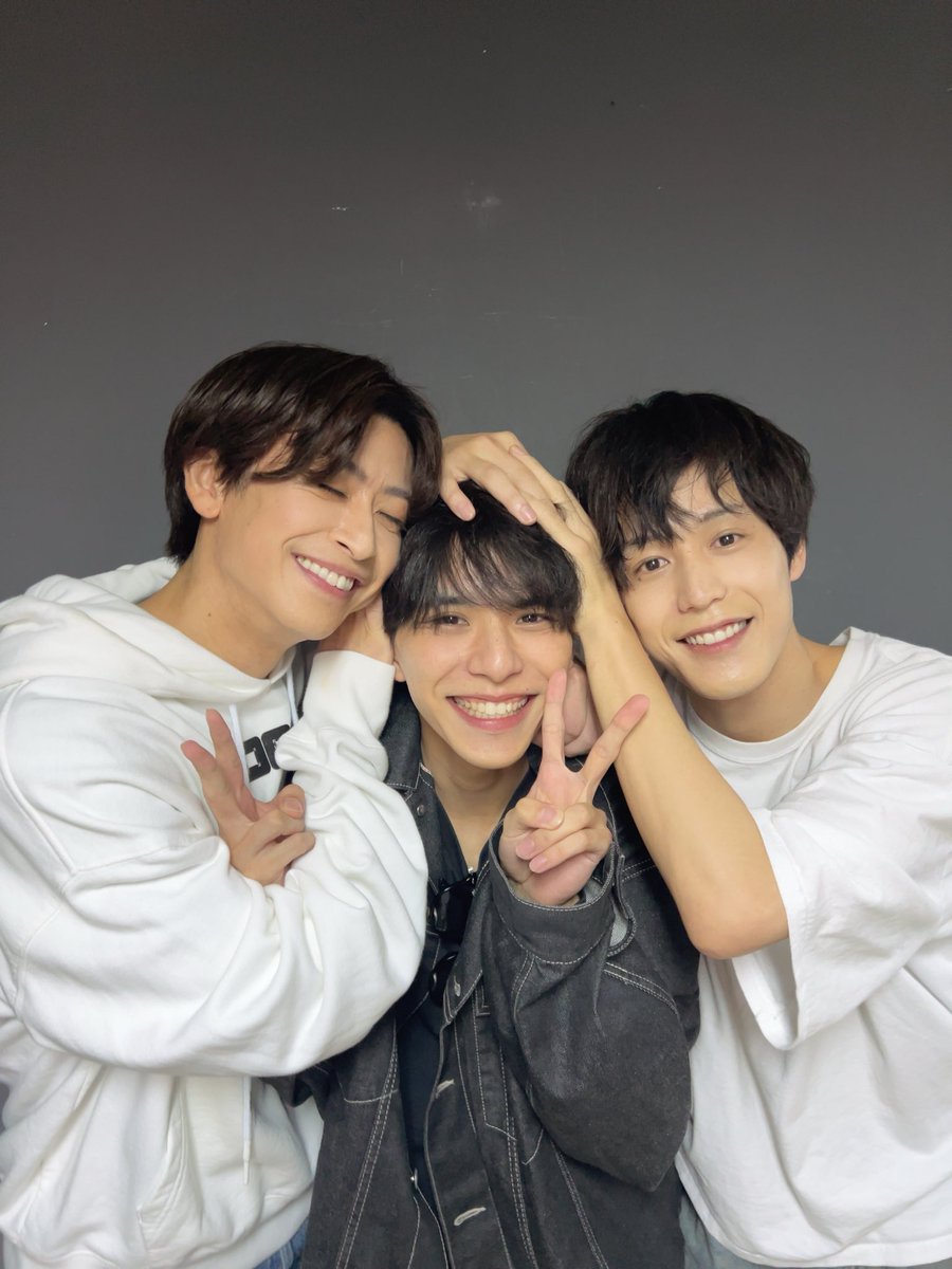 クリエイターズハイ!!!
本日もご来場ありがとうございました!!!

今日はしんまーが来てくれました。
可愛いやつ。
東京公演も折り返しました。
楽しみます!!!