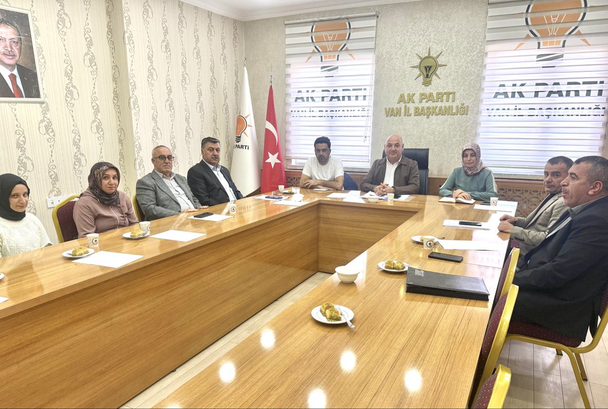 AK Parti Van (@ak_partivan) on Twitter photo İl başkan yardımcısı ekonomi işleri başkanı Turan Avcı’nın başkanlığında ekonomi mali işler ilçe başkan yardımcıları ile istişare toplantısı yapıldı.
@akparti
<a href="/ZeybekciNihat/">Nihat Zeybekci 🇹🇷</a>
<a href="/Turan__Avci/">Turan Avcı</a> İl başkan yardımcısı ekonomi işleri başkanı Turan Avcı’nın başkanlığında ekonomi mali işler ilçe başkan yardımcıları ile istişare toplantısı yapıldı.
@akparti
<a href="/ZeybekciNihat/">Nihat Zeybekci 🇹🇷</a>
<a href="/Turan__Avci/">Turan Avcı</a>
