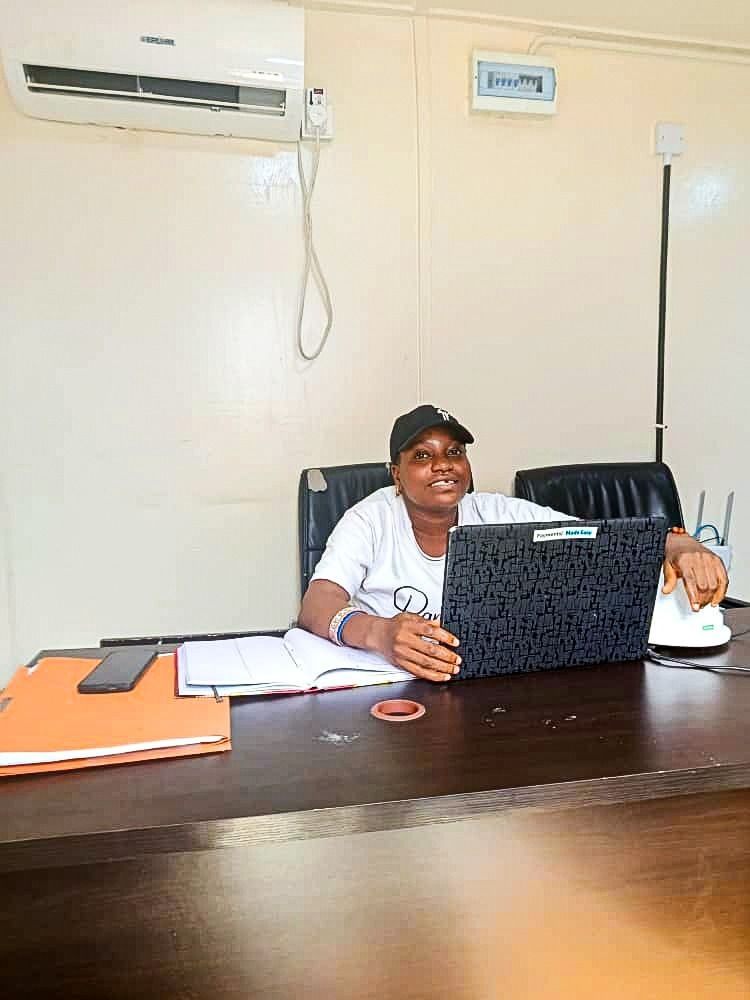 miracle_egbedi's tweet image. Hey 👋 

A thread 

🎓 I just graduated with a degree in Electronics &amp;amp; Electrical Engineering!
To level up, I’m currently studying Electrical Control &amp;amp; Instrumentation to build real-world control skills. ⚙️ 
👇👇

#Electricalandelectronicengineering