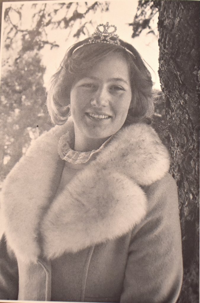 HolyokeRe1J's tweet image. #TBT
Linda Ortner shines as Holyoke's Miss HHS Queen in the late 1970s. 
#DragonPride #OnceADragonAlwaysADragon #LeaveALegacy