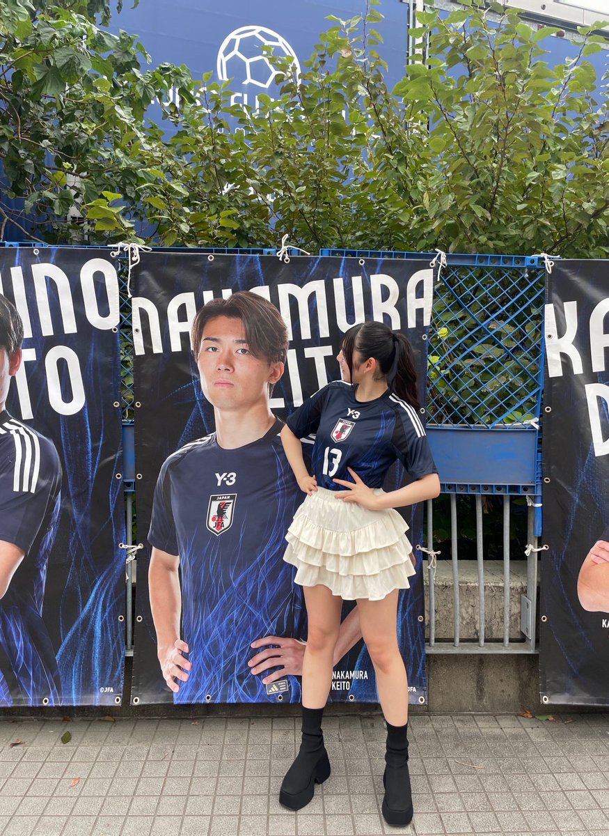miyusun15's tweet photo. 同じポーズで撮ったらなんかウケる私
声低いから応援してるところ見られたらﾊｽﾞｲ次は国立で🇧🇴❤️‍🔥
#daihyo https://t.co/3GFRg3nhxl