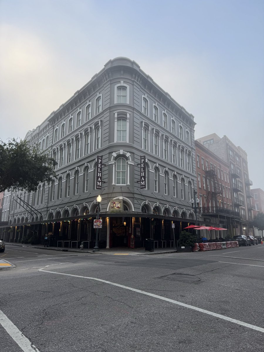 MilePosts's tweet image. Lucky to have to travel to a city I LOVE 👠🍳 #NOLA