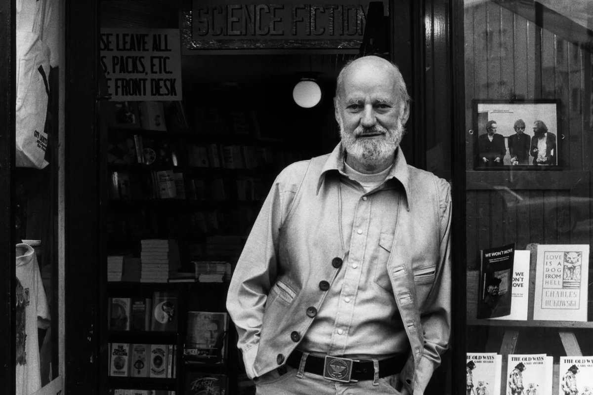 kalmantibs's tweet image. "In 2007, Lawrence Ferlinghetti wrote the poem “Pity the Nation,” inspired by Kahlil Gibran’s original work of the same title, published in 1933. Both poets’ words echo an ageless truth — that history often repeats itself. O, sweet land of liberty!"

🙏🏼🌎🕊️

📷 English Literature