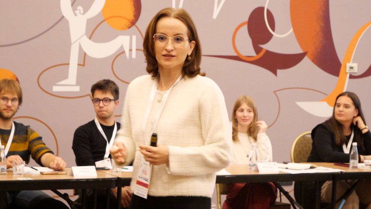 UN_BiH's tweet image. 🎙️ Day 2 of the @UNPeacebuilding&apos;s #Y4IET conference in Sarajevo brought youth &amp;amp; experts together to discuss AI in journalism, disinformation, &amp;amp; gender-sensitive storytelling — shaping media that builds trust, equality &amp;amp; peace.

@UNESCOVenice @UNWomenBiH @UNWomenAlbania #PBF