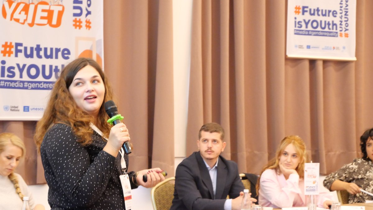 UN_BiH's tweet image. 🎙️ Day 2 of the @UNPeacebuilding&apos;s #Y4IET conference in Sarajevo brought youth &amp;amp; experts together to discuss AI in journalism, disinformation, &amp;amp; gender-sensitive storytelling — shaping media that builds trust, equality &amp;amp; peace.

@UNESCOVenice @UNWomenBiH @UNWomenAlbania #PBF