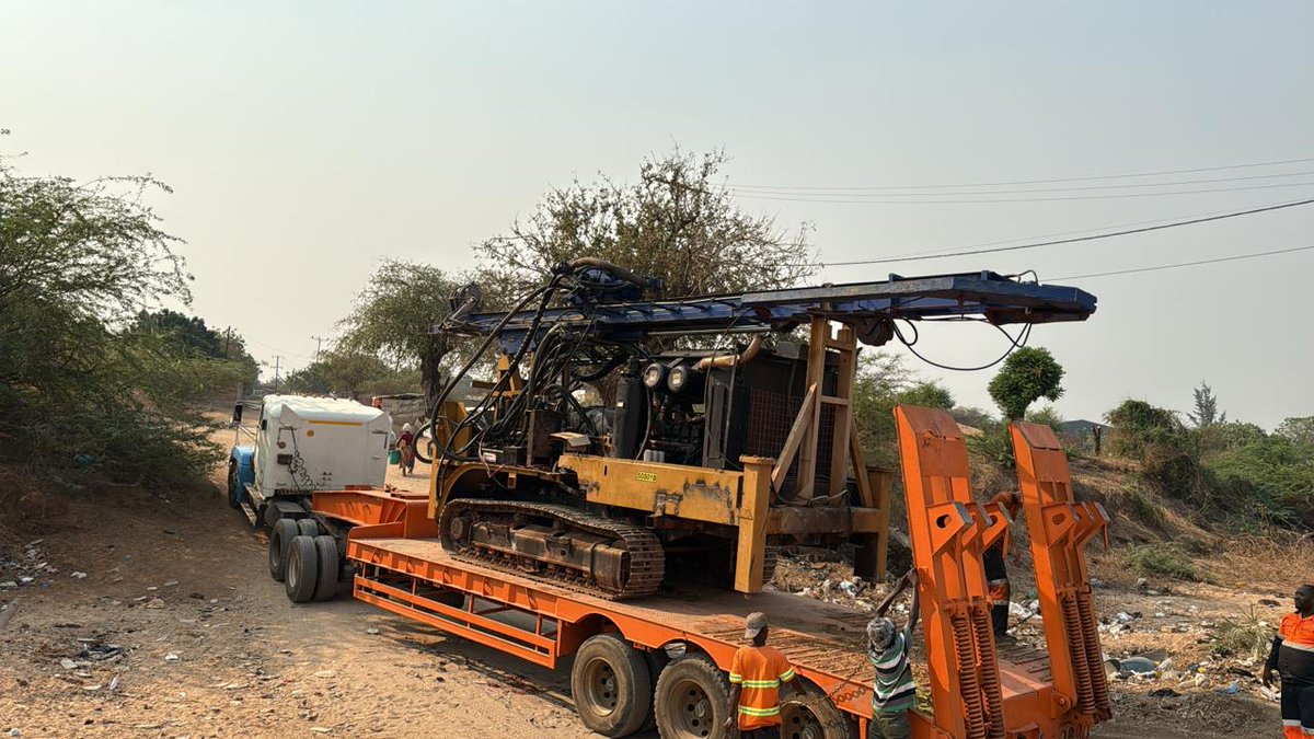Live from Monte Muambe. Second drilling rig delivered to site for simultaneous DD and RC. 
#Fluorspar and #Gallium resource statement on the way...
<a href="/AltonaRareEarth/">AltonaRareEarths</a> #REE