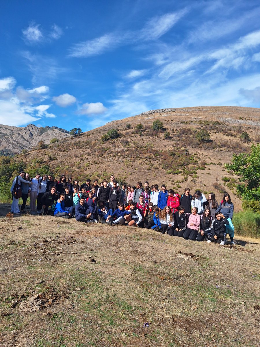 iesvegadelprado's tweet photo. L@s alumn@s de 4º ESO y 1º Bachillerato participaron en el Día Verde en Valsaín (Segovia).
L@s alumn@s de 3º ESO hicieron la ruta Chorco de los Lobos (León), usando Wikiloc. Actividad promovida por la Fundación Municipal de Deportes
#DíaVerde #senderismo #Wikiloc @AyuntamientoVLL https://t.co/7yd8m4vzCb